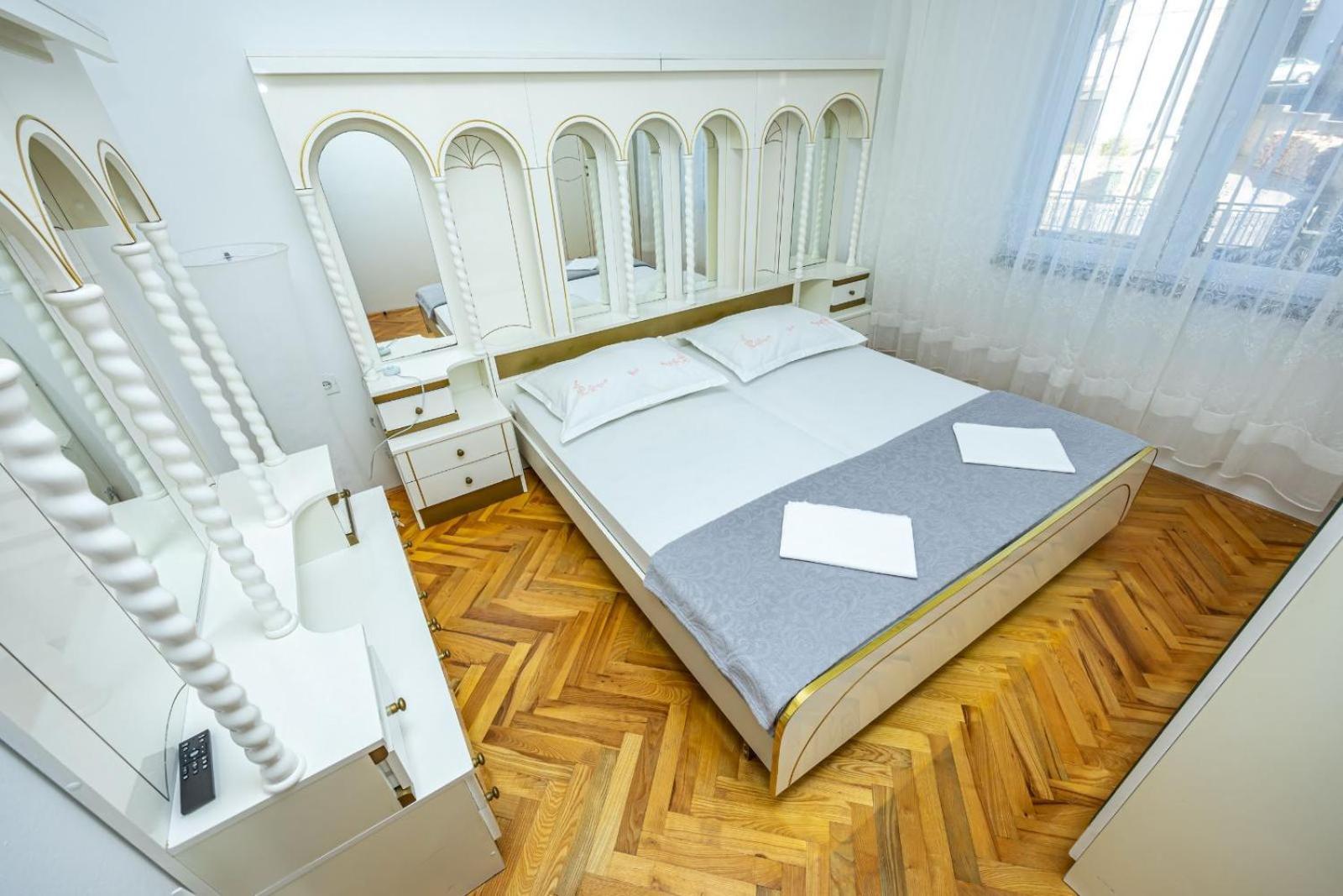 Sandro Apartment